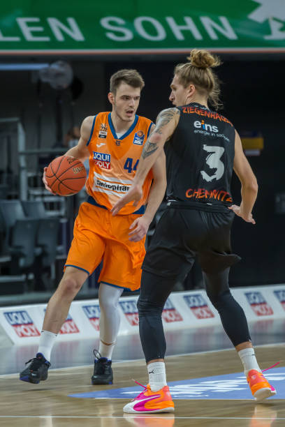 队的适应更 队的适应更